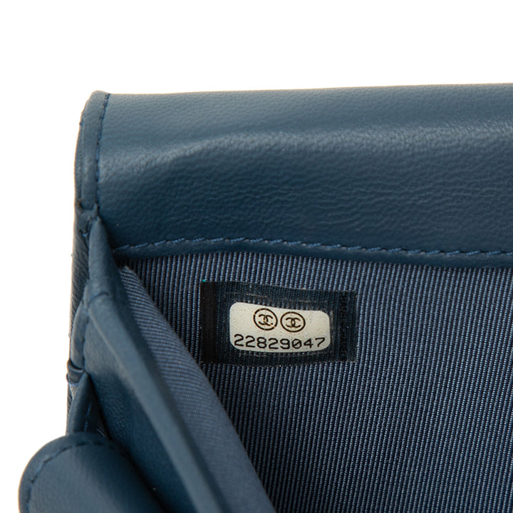 Chanel CC Matelassé Cuir d’agneau Classic à rabat Portefeuille