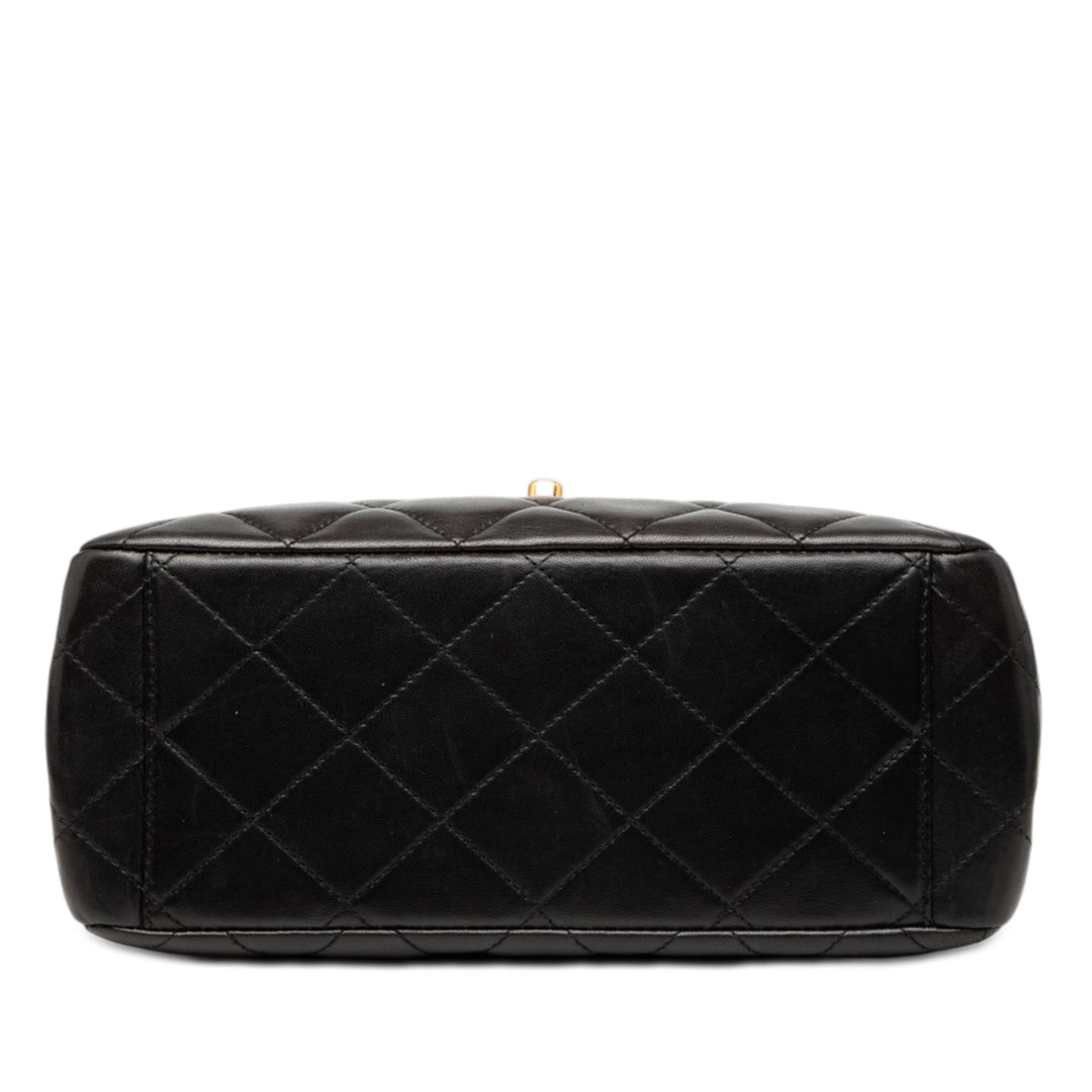 Chanel CC Matelassé Cuir d’agneau Half Moon à rabat