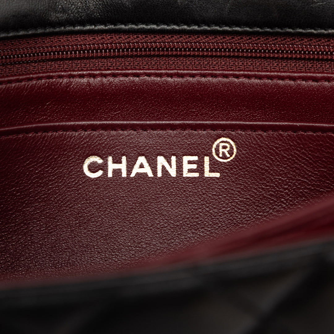 Chanel CC Matelassé Cuir d’agneau Half Moon à rabat