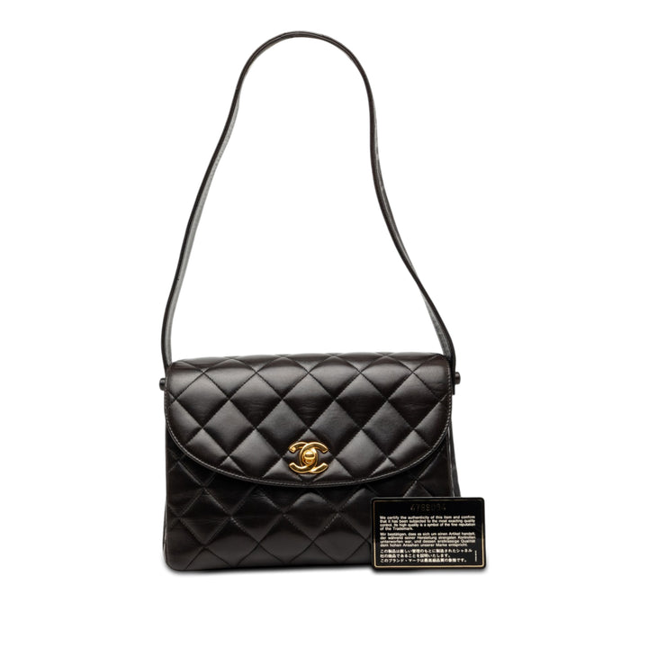 Chanel CC Matelassé Cuir d’agneau Half Moon à rabat