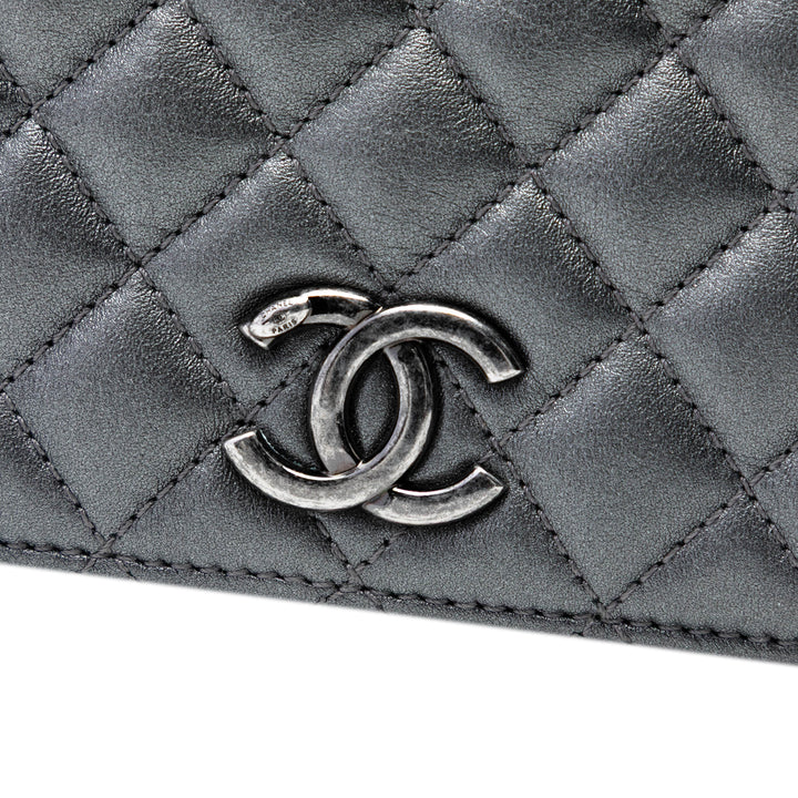 Chanel Small Matelassé Metallic Cuir d’agneau Ballerine à rabat