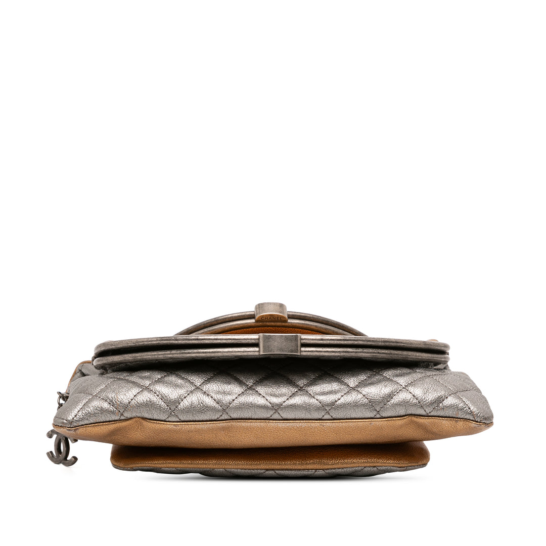 Chanel Quilted Métallisé Goatskin Tabatiere Kisslock Foldover Pochette Argenté