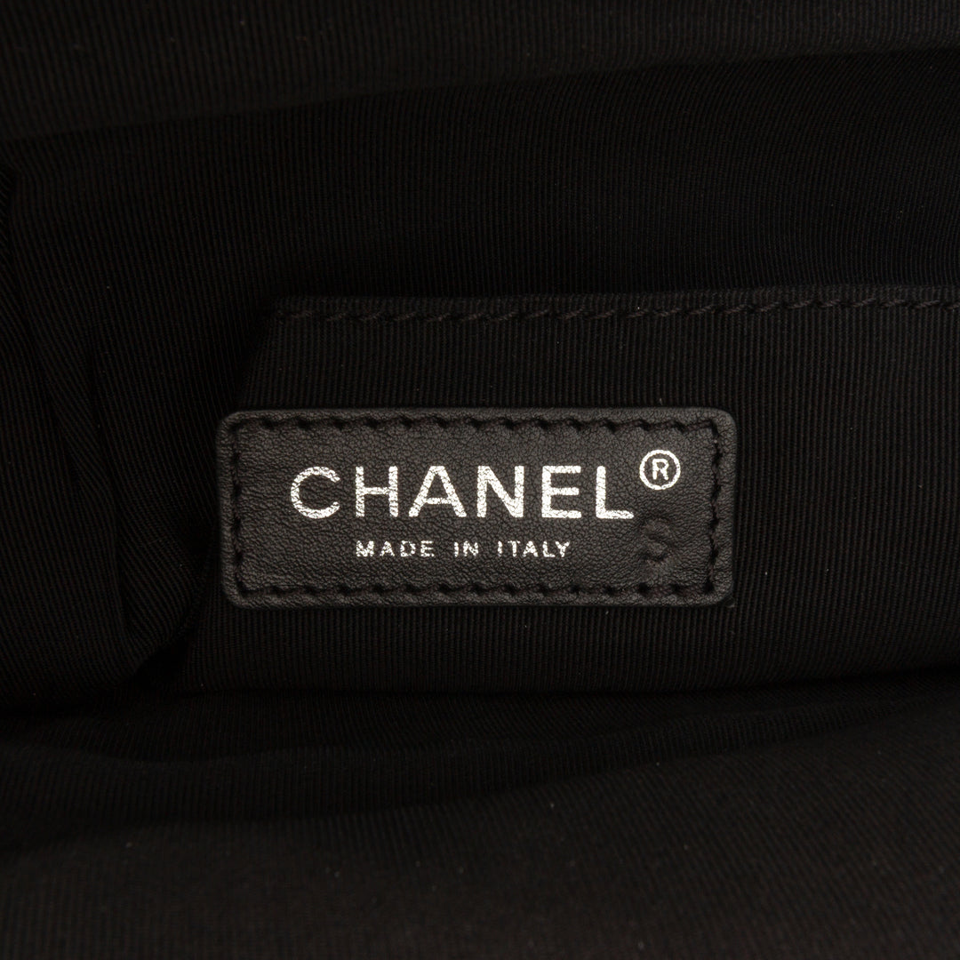 Chanel Quilted Métallisé Goatskin Tabatiere Kisslock Foldover Pochette Argenté