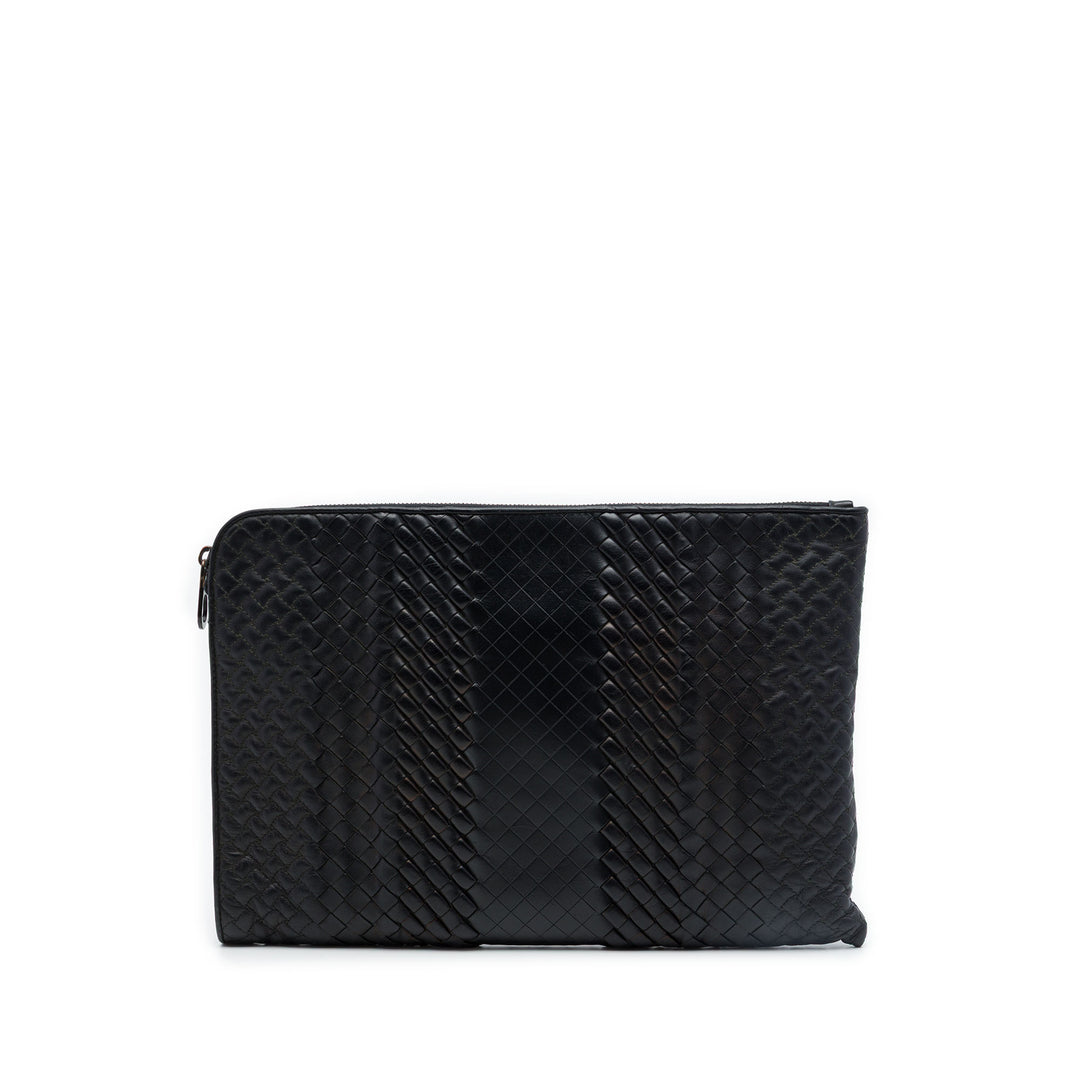 Bottega Veneta Intreccio Imperatore Zippé Pochette nappa Noir – vue principale – GABY PARIS