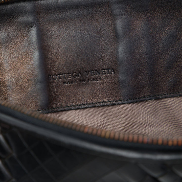 Bottega Veneta Intreccio Imperatore Zippé Pochette nappa Noir – vue 5 – GABY PARIS