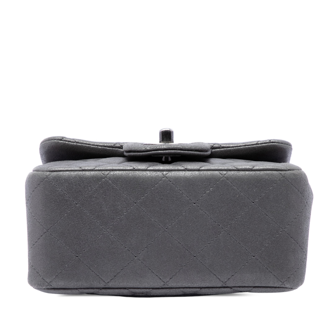 Classic Carré Irisé Rabat simple Mini Cuir d'agneau Gris