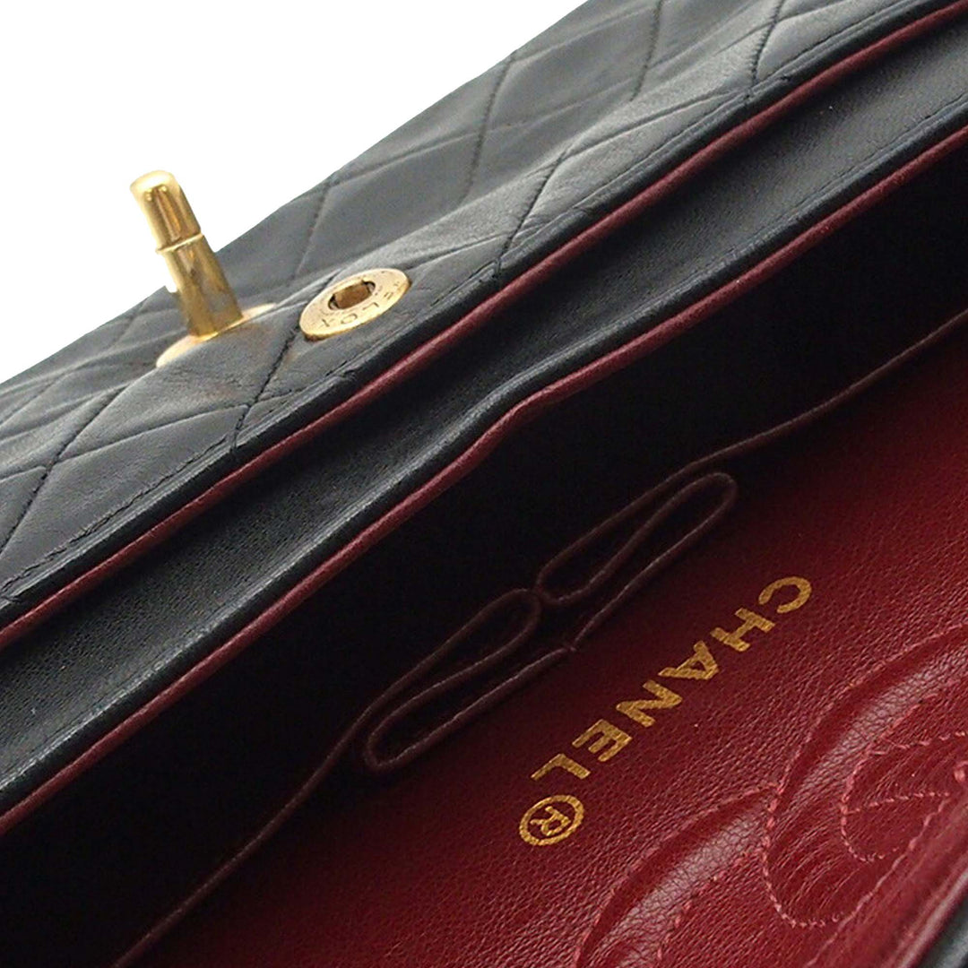 Classic Double rabat Petit Cuir d'agneau Noir