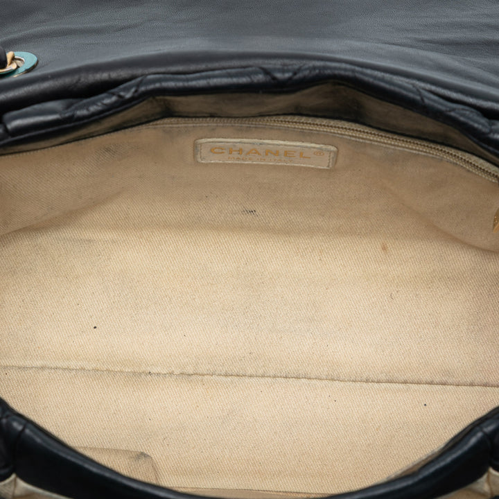 Chanel Large vieilli Cuir de veau Chic Quilt à rabat