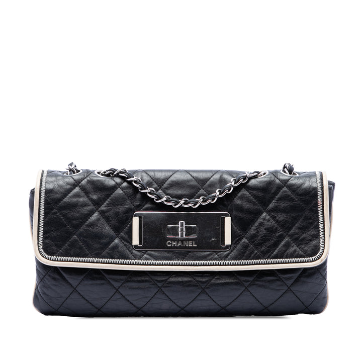 Chanel Matelassé Cuir d’agneau East West Mademoiselle à rabat