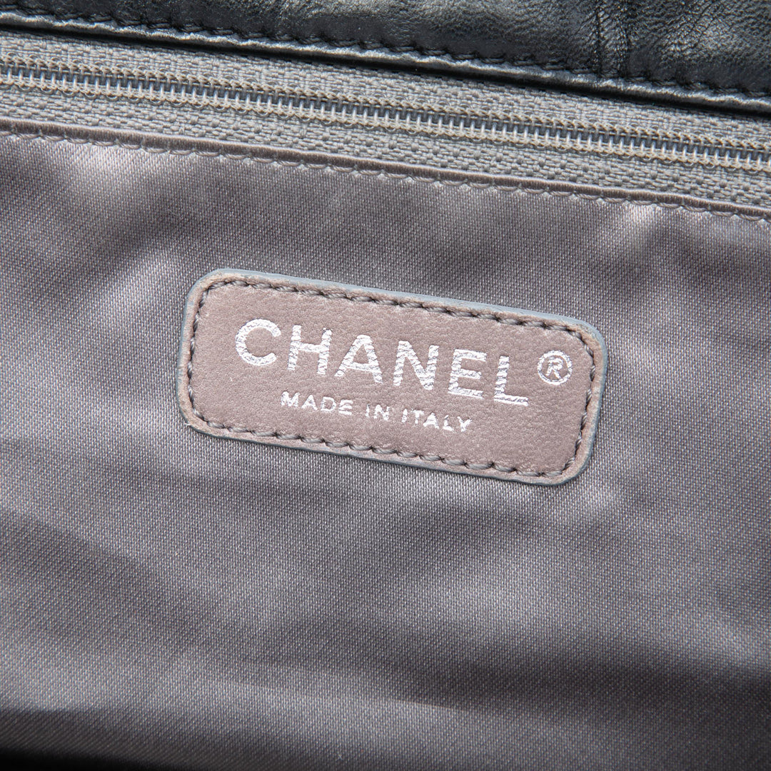 Chanel Matelassé Cuir d’agneau East West Mademoiselle à rabat