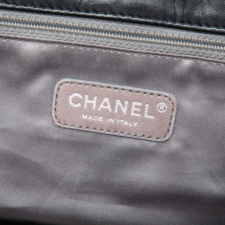 Chanel Matelassé Cuir d’agneau East West Mademoiselle à rabat