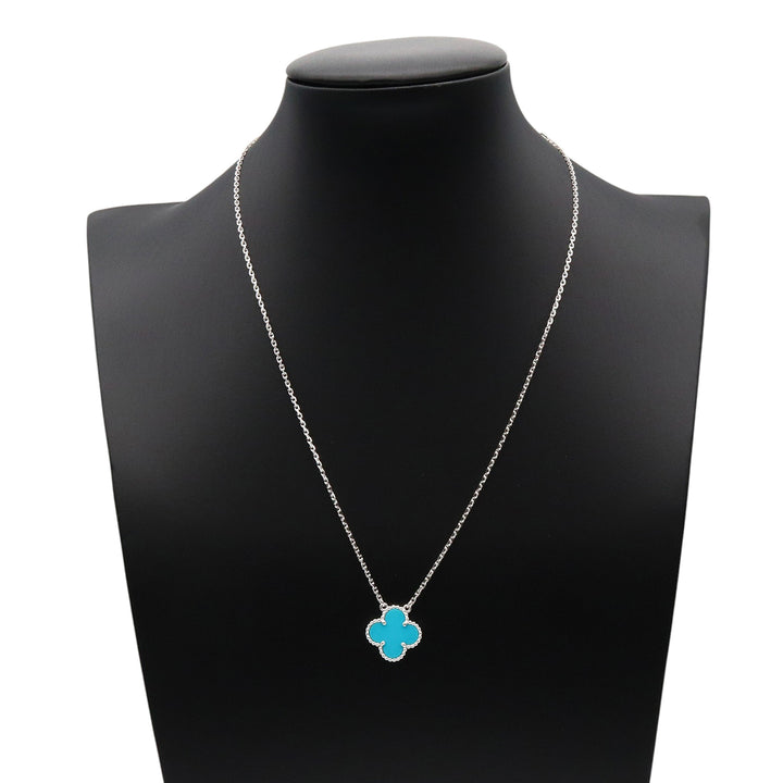 van cleef and arpels 18K Blanc Doré and Turquoise Vintage Alhambra Pendant Collier Argenté