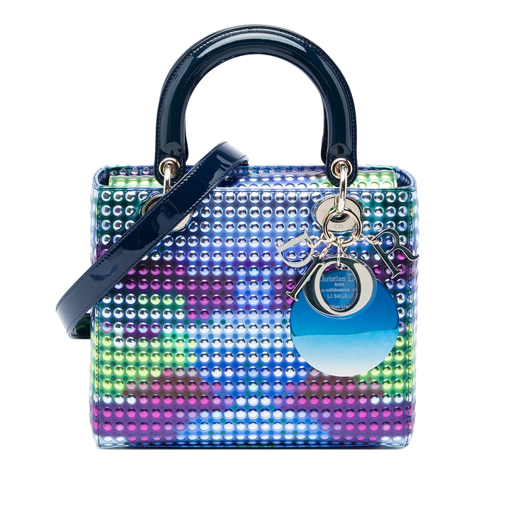 Dior Dior Lady Art No 3 Edition Li Shurui Imprimé et clouté Lady Dior Moyen Cuir de veau Bleu – vue principale – GABY PARIS