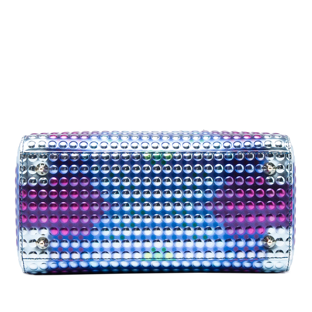Dior Dior Lady Art No 3 Edition Li Shurui Imprimé et clouté Lady Dior Moyen Cuir de veau Bleu – vue 3 – GABY PARIS