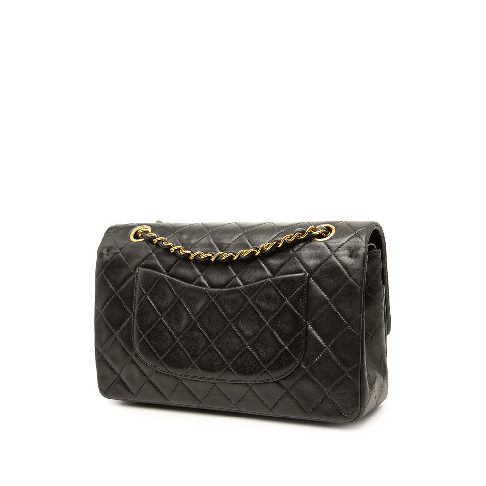 Chanel Sac porté épaule Classic Double rabat Moyen Cuir d'agneau Noir – vue 2 – GABY PARIS