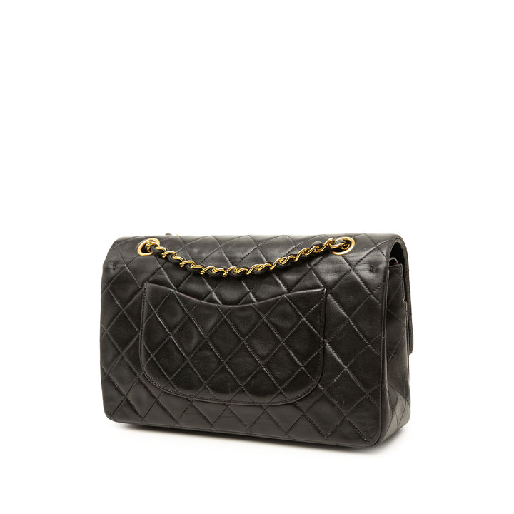 Chanel Sac porté épaule Classic Double rabat Moyen Cuir d'agneau Noir – vue 2 – GABY PARIS