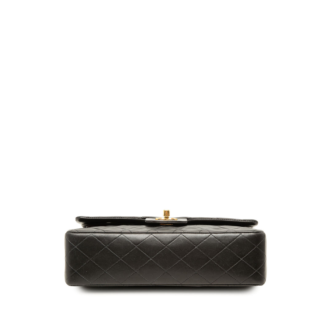Chanel Sac porté épaule Classic Double rabat Moyen Cuir d'agneau Noir – vue 3 – GABY PARIS