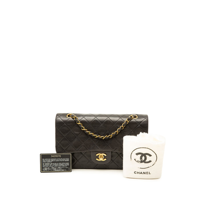 Chanel Sac porté épaule Classic Double rabat Moyen Cuir d'agneau Noir – vue 7 – GABY PARIS