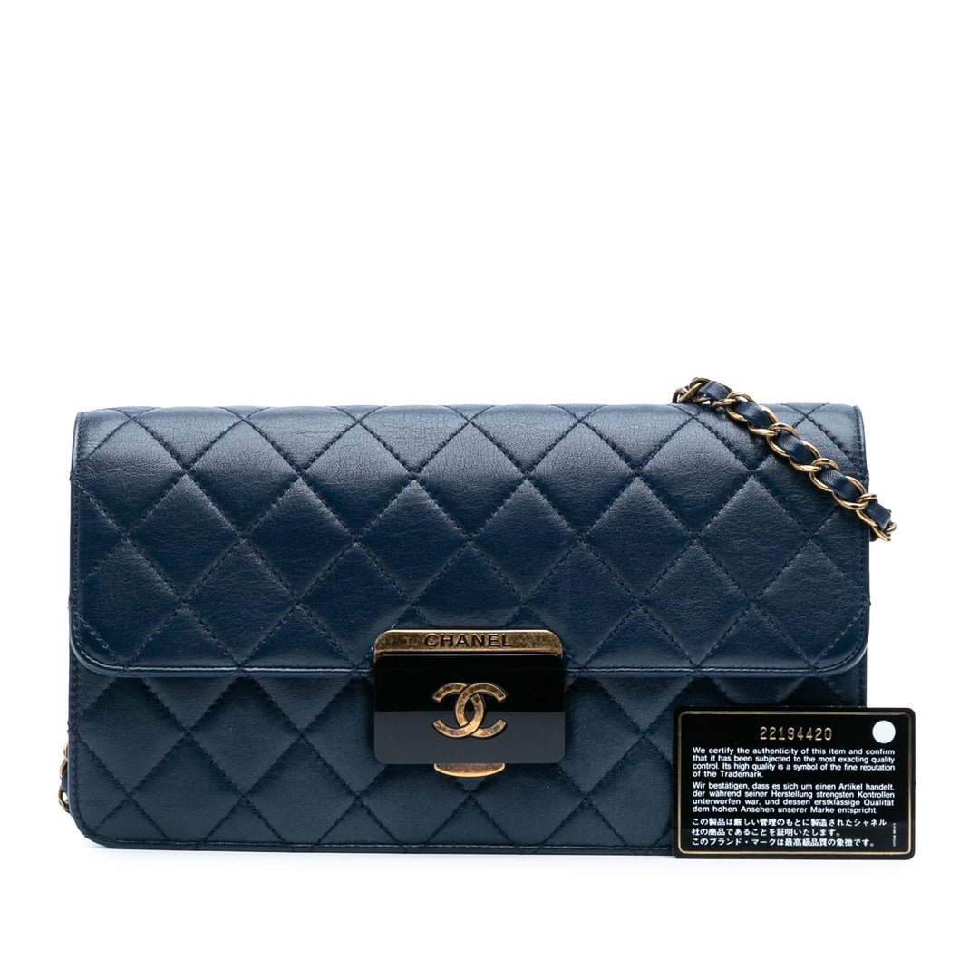 Medium Sheepskin Beauty Lock Flap Blue - Gaby Paris