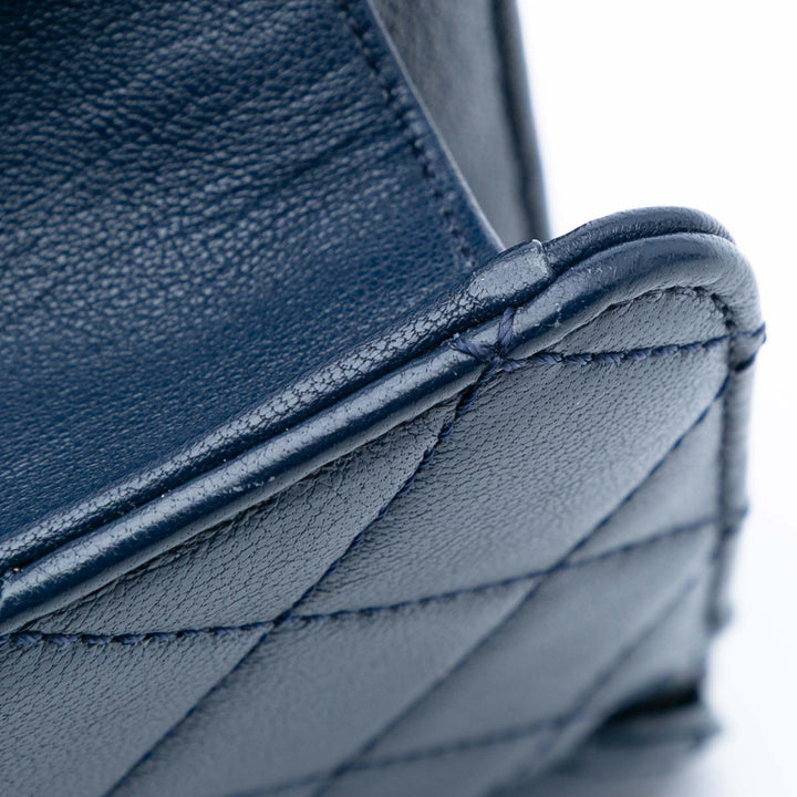 Medium Sheepskin Beauty Lock Flap Blue - Gaby Paris