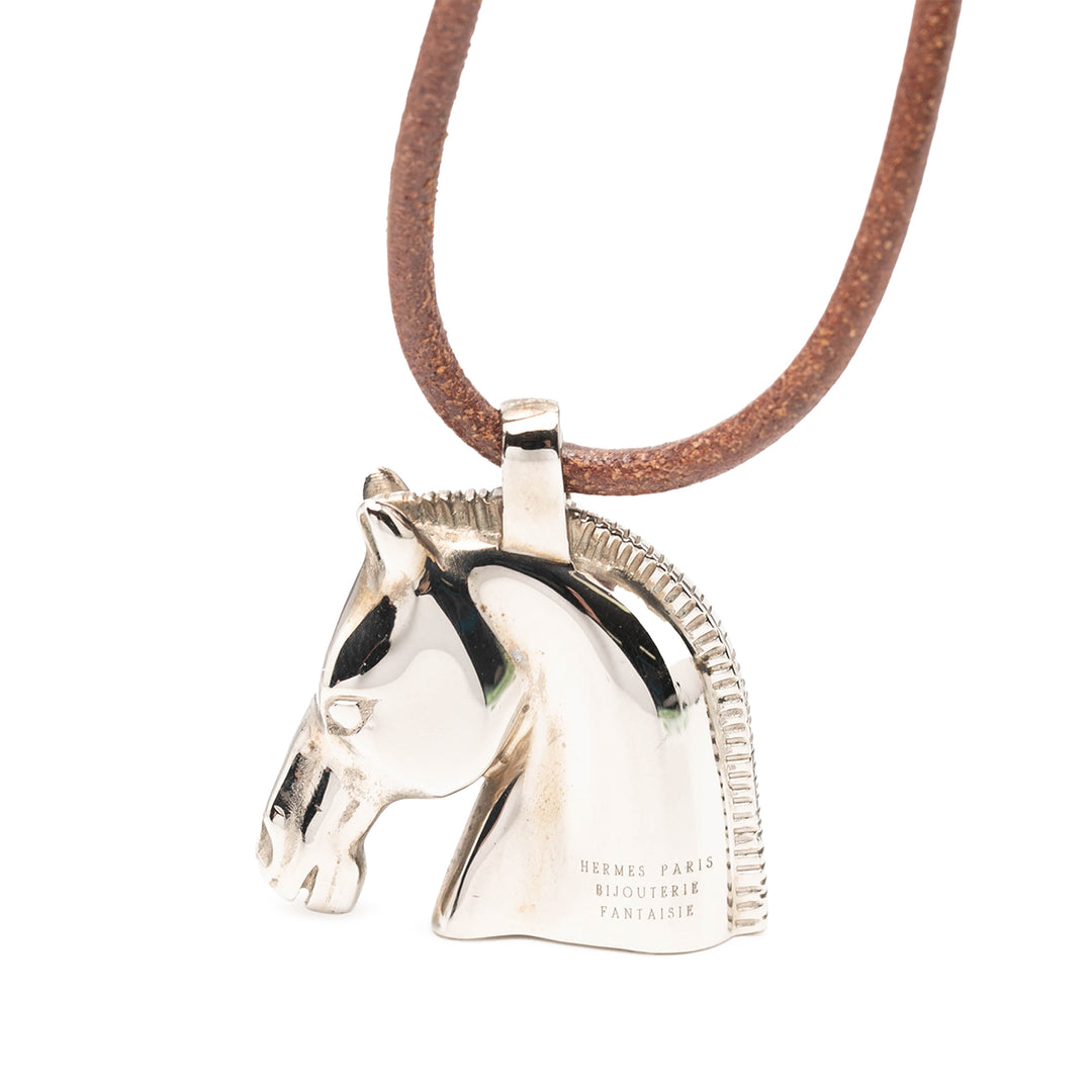 Hermès Palladium plaqué Horse Head Pendant Collier Métal