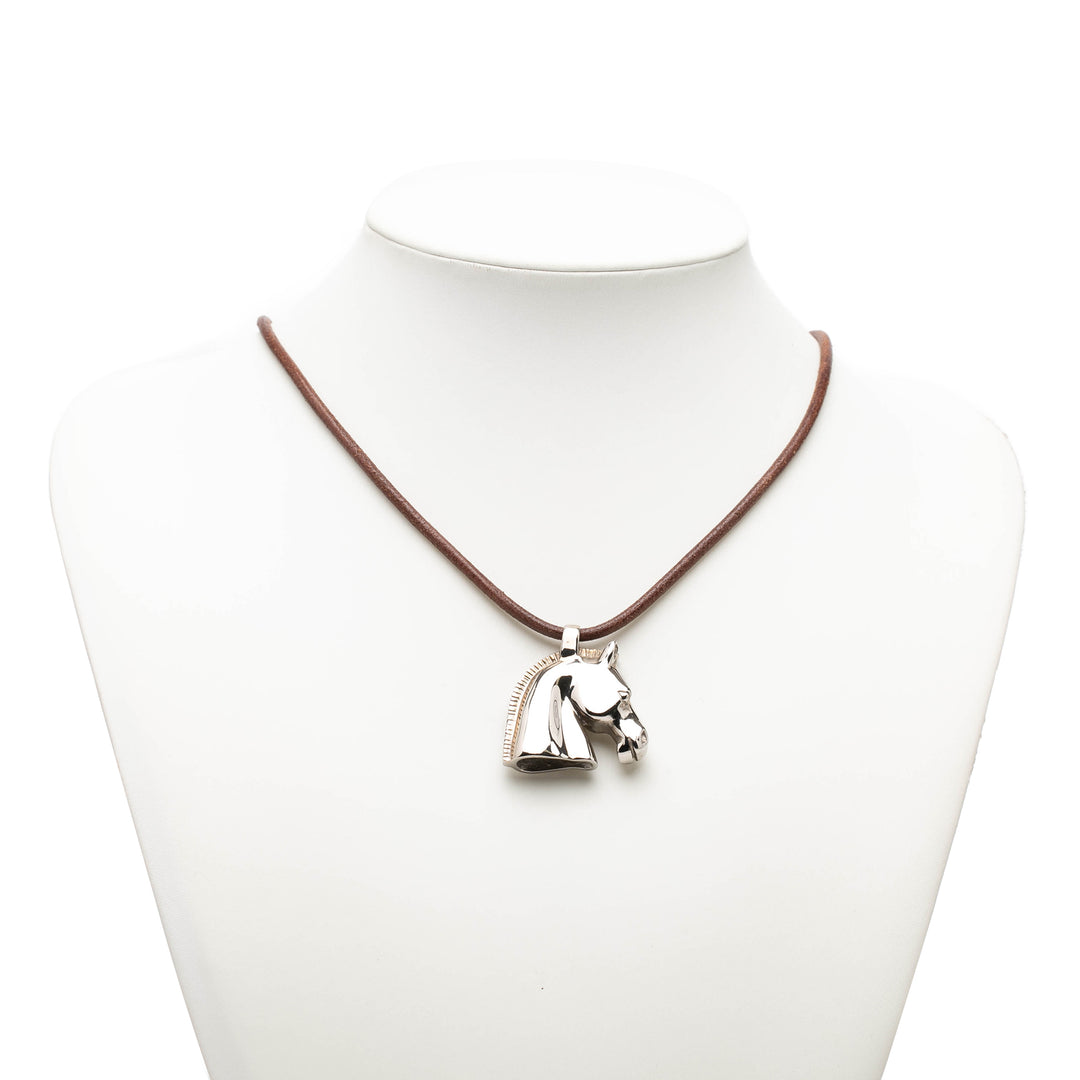 Hermès Palladium plaqué Horse Head Pendant Collier Métal