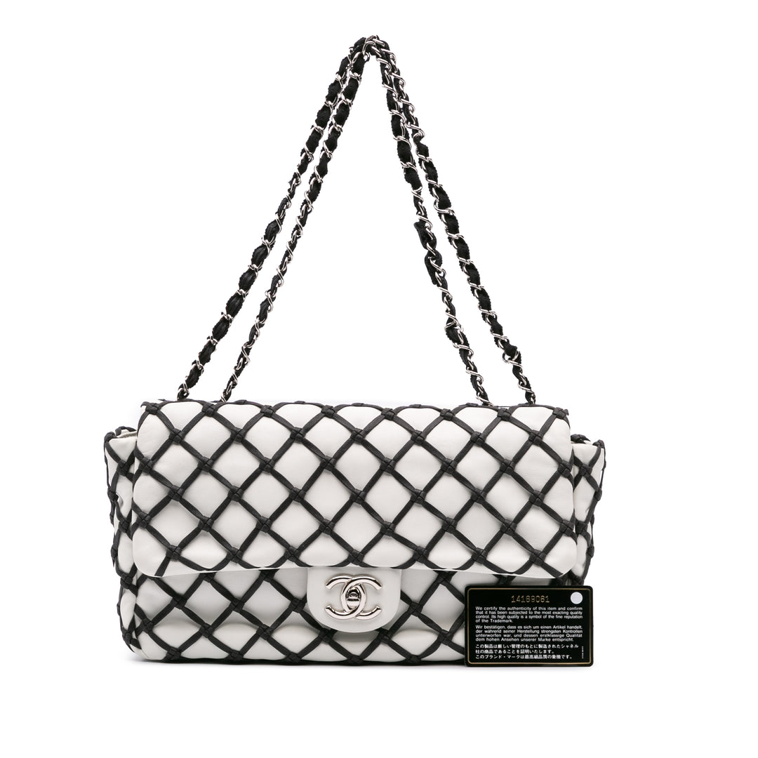 Chanel Jumbo Cuir de veau Canebiers Net Flap Blanc – GABY PARIS Authentique