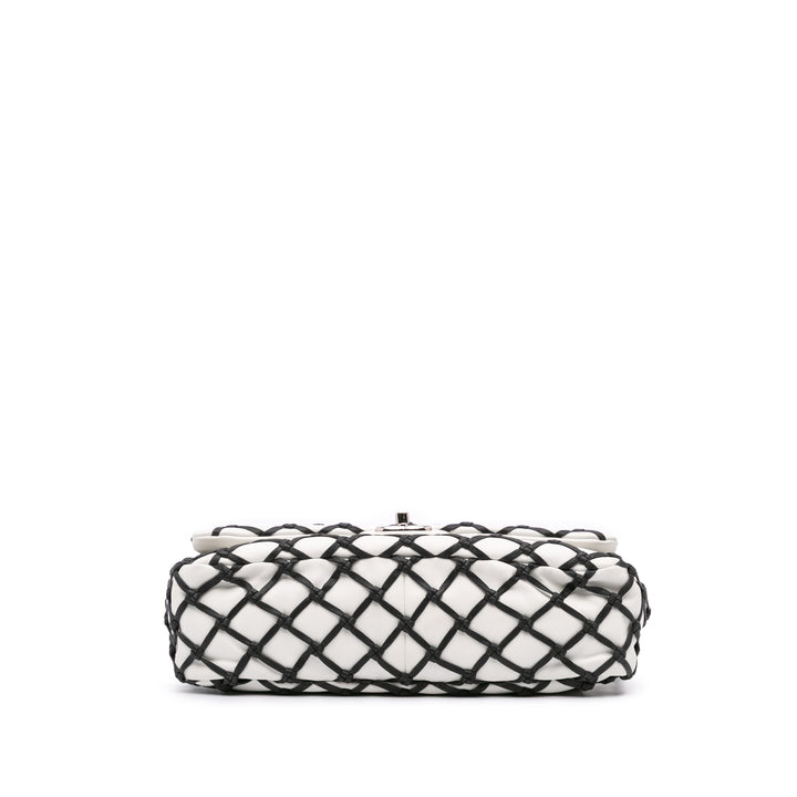 Chanel Jumbo Cuir de veau Canebiers Net Flap Blanc – GABY PARIS Authentique