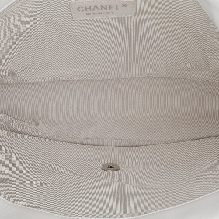 Chanel Jumbo Cuir de veau Canebiers Net Flap Blanc – GABY PARIS Authentique