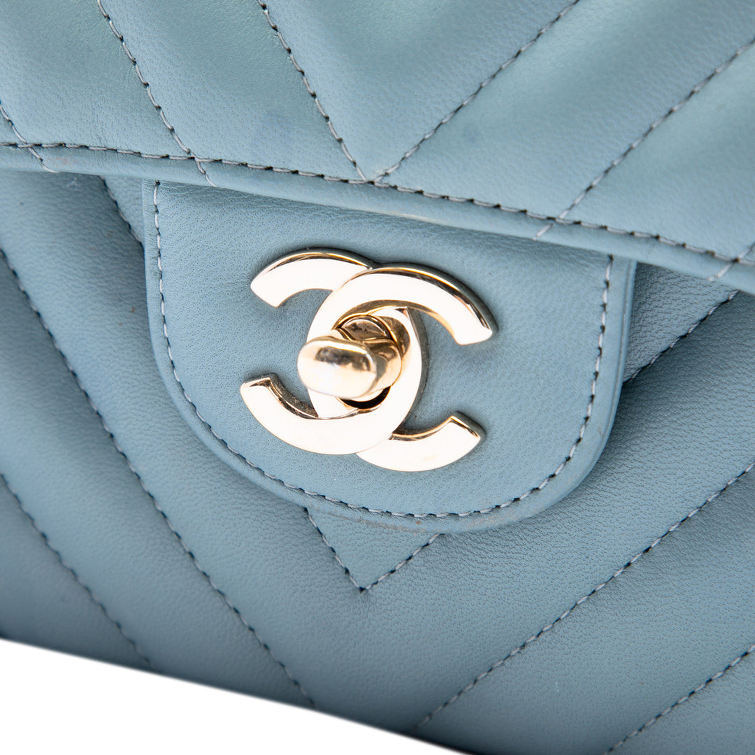 Chanel Small Classic Chevron Cuir d’agneau Double rabat