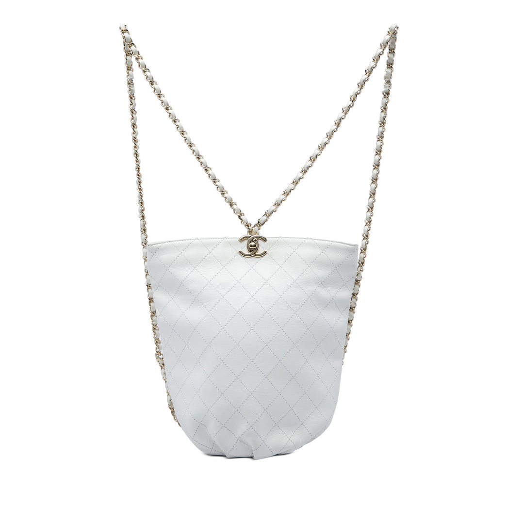 Chanel Sac seau CC Matelassé à dos Cuir de veau Blanc – vue principale – GABY PARIS