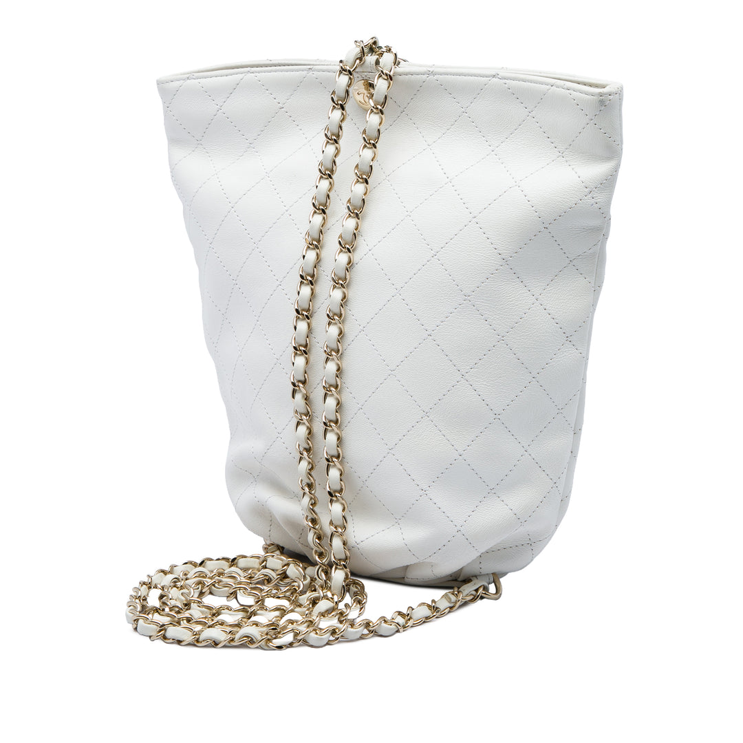 Chanel Sac seau CC Matelassé à dos Cuir de veau Blanc – vue 2 – GABY PARIS