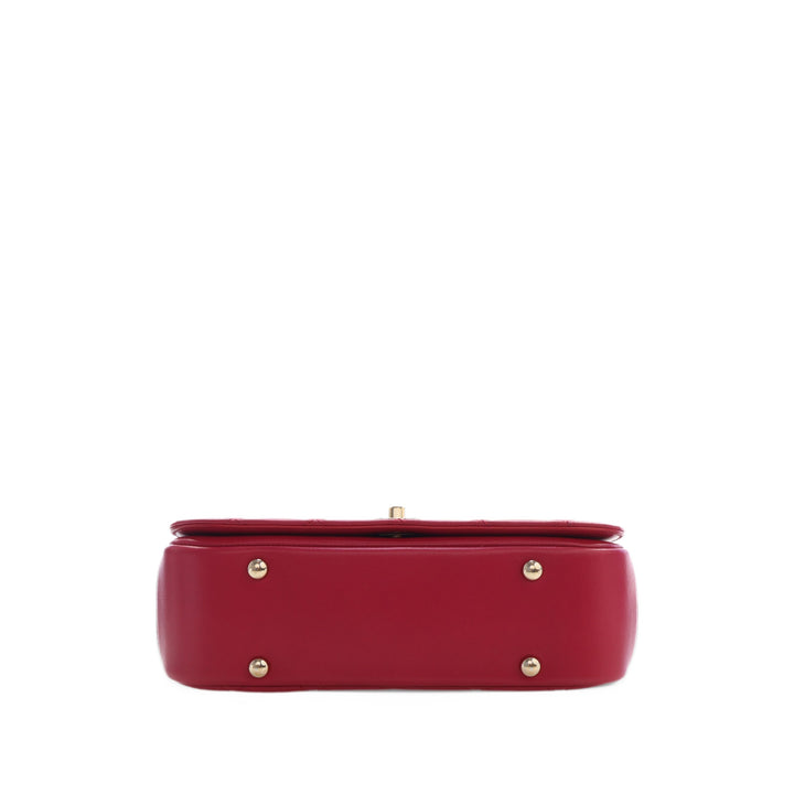 Chanel Sac à main Matelassé Carry Chic à rabat Petit Cuir d'agneau Rouge – vue 3 – GABY PARIS