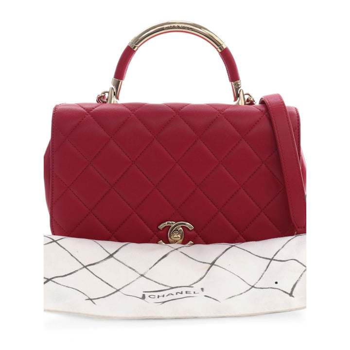 Chanel Sac à main Matelassé Carry Chic à rabat Petit Cuir d'agneau Rouge – vue 5 – GABY PARIS