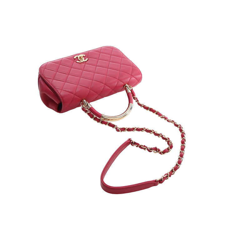Chanel Sac à main Matelassé Carry Chic à rabat Petit Cuir d'agneau Rouge – vue 6 – GABY PARIS