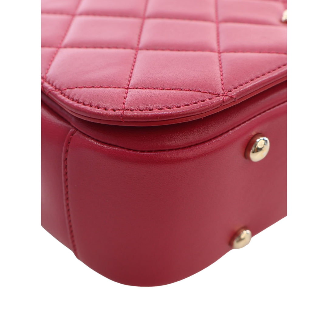 Chanel Sac à main Matelassé Carry Chic à rabat Petit Cuir d'agneau Rouge – vue 9 – GABY PARIS
