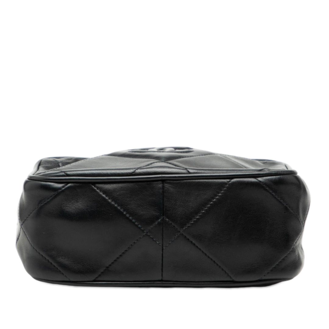Chanel CC Matelassé Cuir d’agneau Pompon Sac caméra
