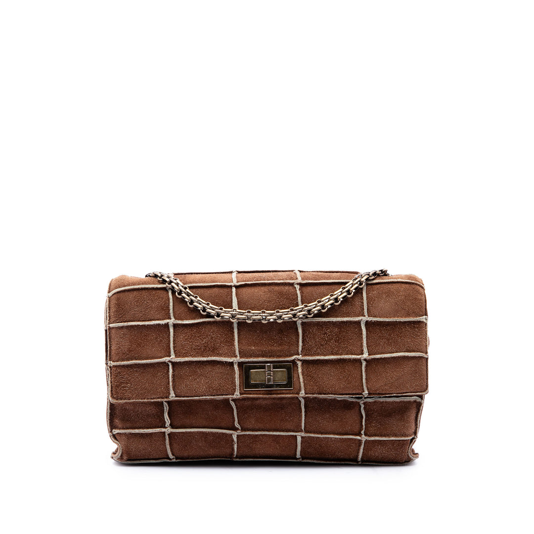 Chanel Sac porté épaule Identification Patchwork Reissue 2.55 à rabat Marron – vue principale – GABY PARIS