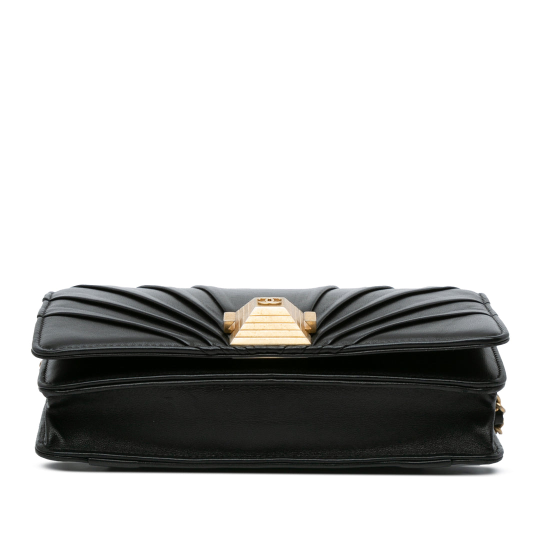 Lambskin Pyramid Wallet On Chain Black - Gaby Paris