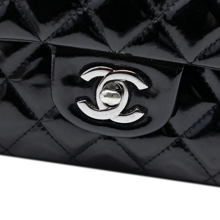Chanel Medium Classic Cuir verni Double rabat