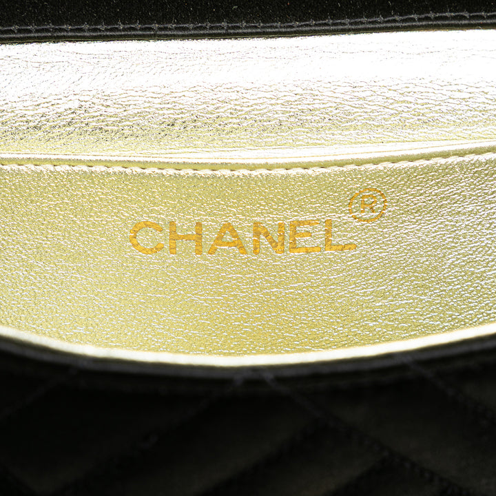 Chanel Carré Diagonal Matelassé Rabat simple Mini Satin