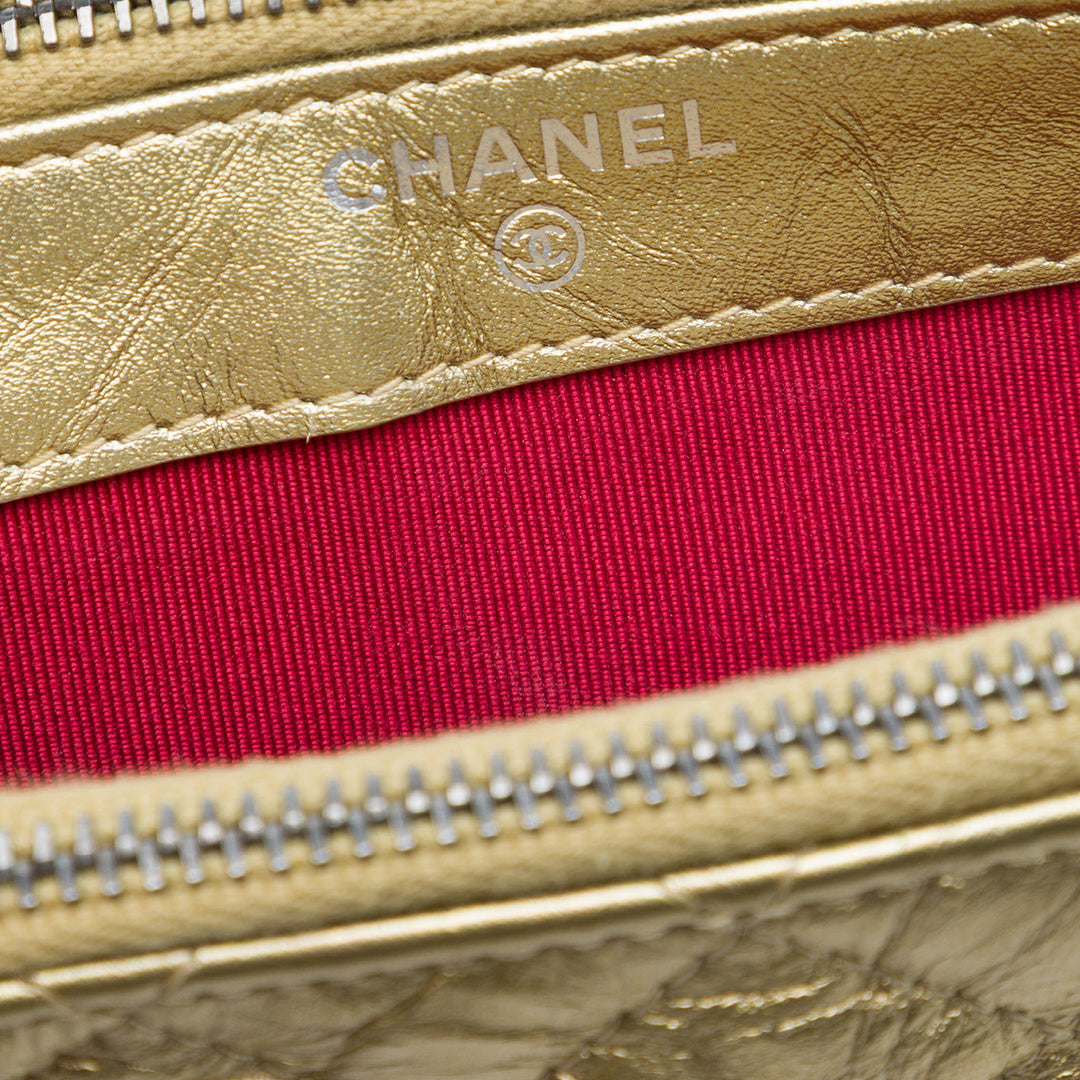 Chanel Matelassé Metallic vieilli Cuir de veau Gabrielle Pochette avec chaîne