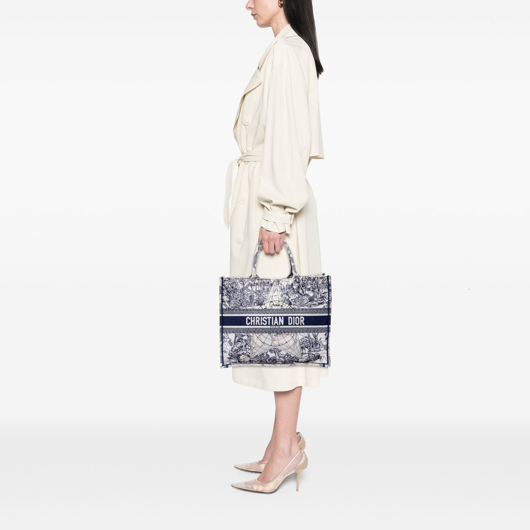 Dior Large Toile brodé Around The World Book Cabas