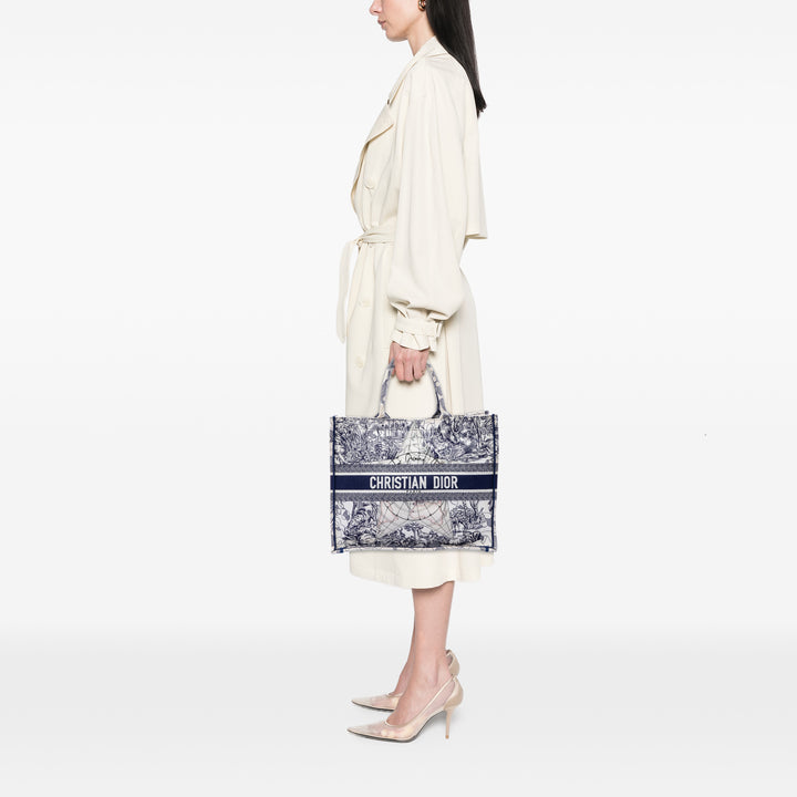 Dior Large Toile brodé Around The World Book Cabas