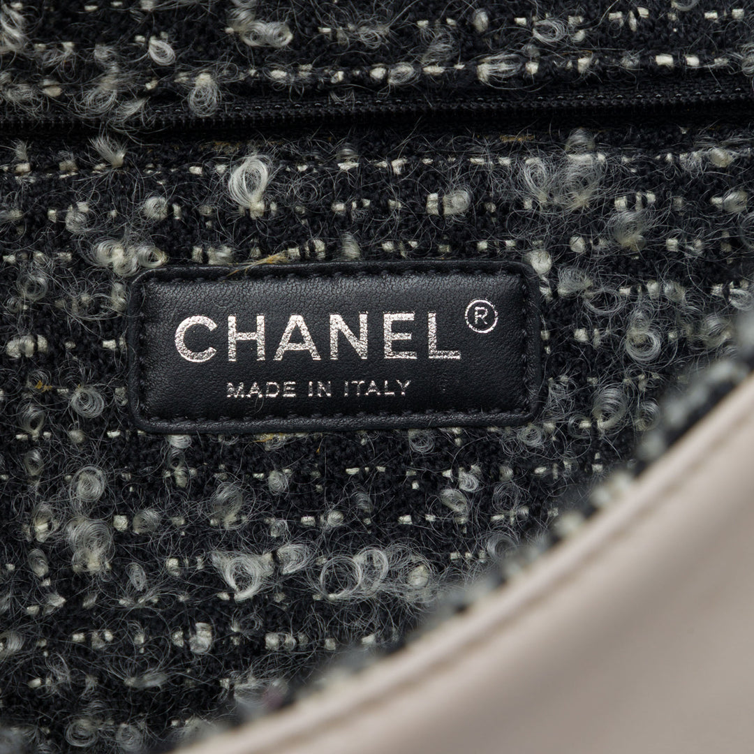 Chanel CC Matelassé Cuir d’agneau Tweedy à rabat Color