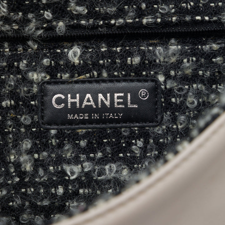 Chanel CC Matelassé Cuir d’agneau Tweedy à rabat Color