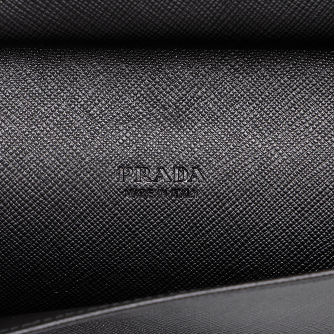 Prada Portefeuille long zippé Saffiano Noir – vue 7 – GABY PARIS