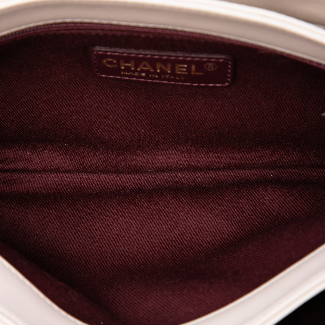Chanel Medium Matelassé Cuir d’agneau Soft Elegance à rabat