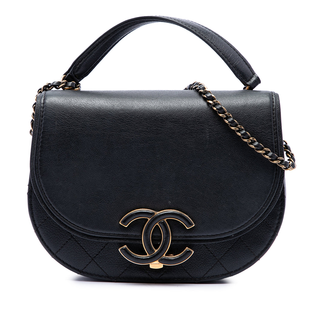 Chanel Sac à main brillant et Matelassé Coco Curve à rabat Petit Cuir de veau Noir – vue principale – GABY PARIS