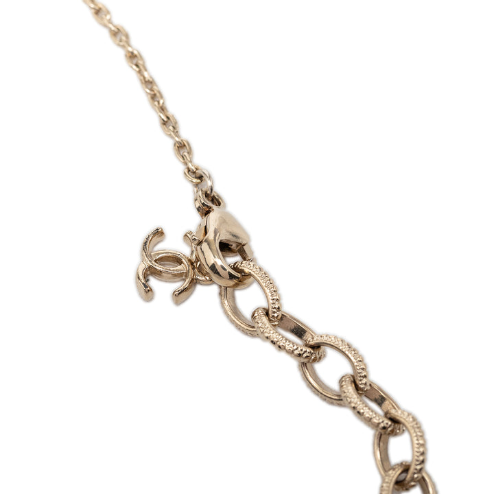 Chanel plaqué Émail et Strass Pendant Collier Métal